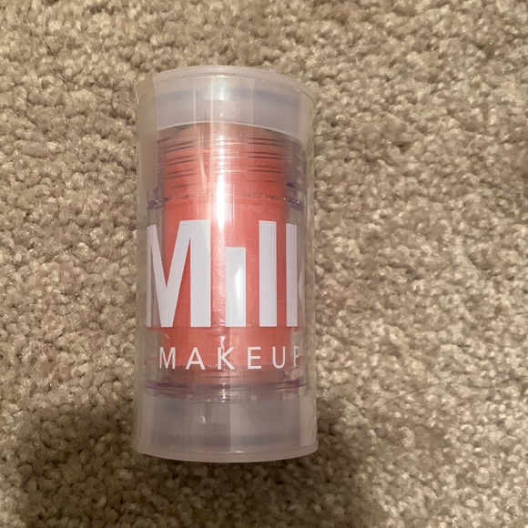 Milk Makeup brightening serum - Picture 2 of 2